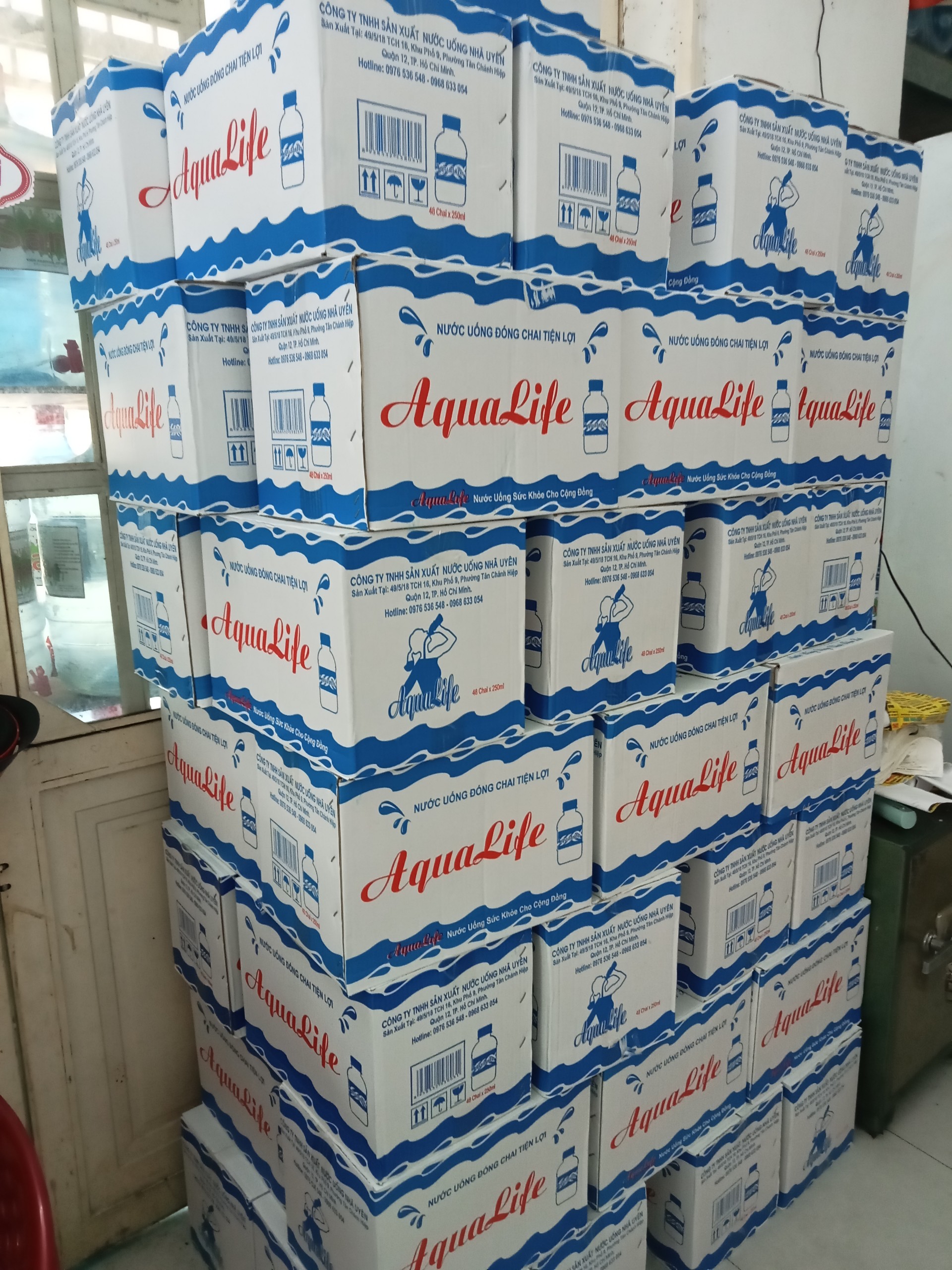 Nước suối chai nhỏ Aqualife 230ml